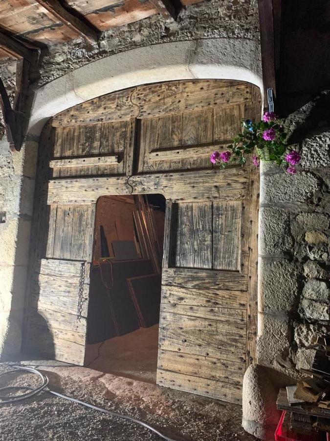 Chambres D'Hotes Des Deux Lacs Ceyzerieu エクステリア 写真