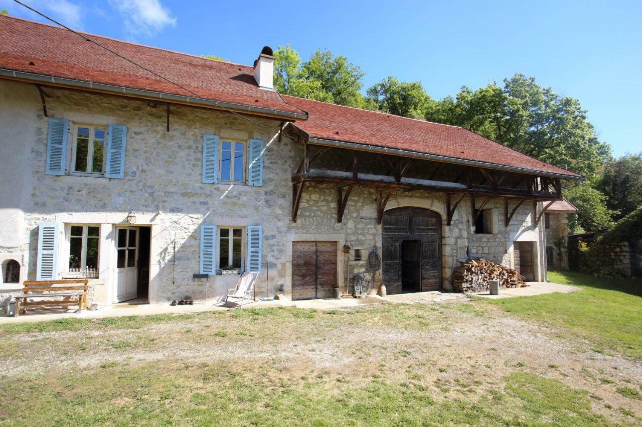 Chambres D'Hotes Des Deux Lacs Ceyzerieu エクステリア 写真