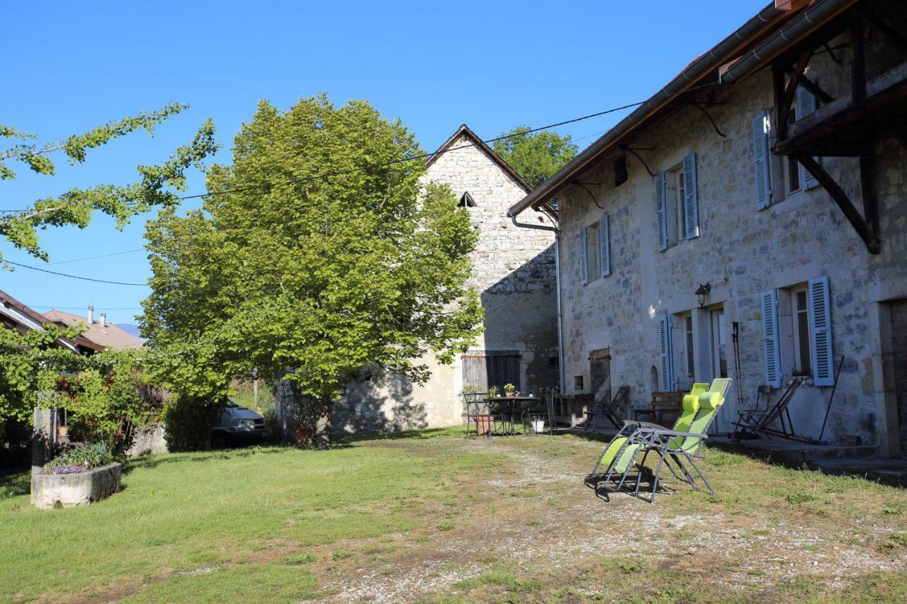 Chambres D'Hotes Des Deux Lacs Ceyzerieu エクステリア 写真